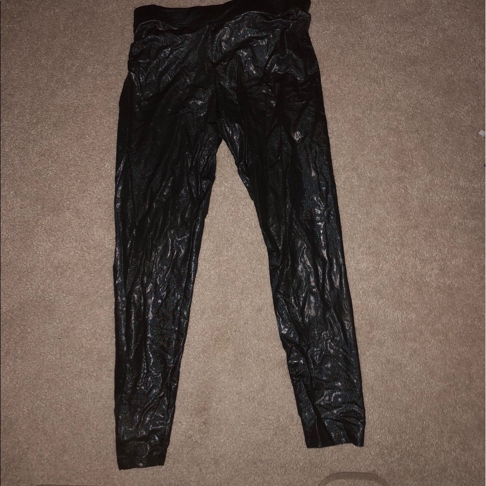 PINK HOLOGRAPHIC LEGGINGS